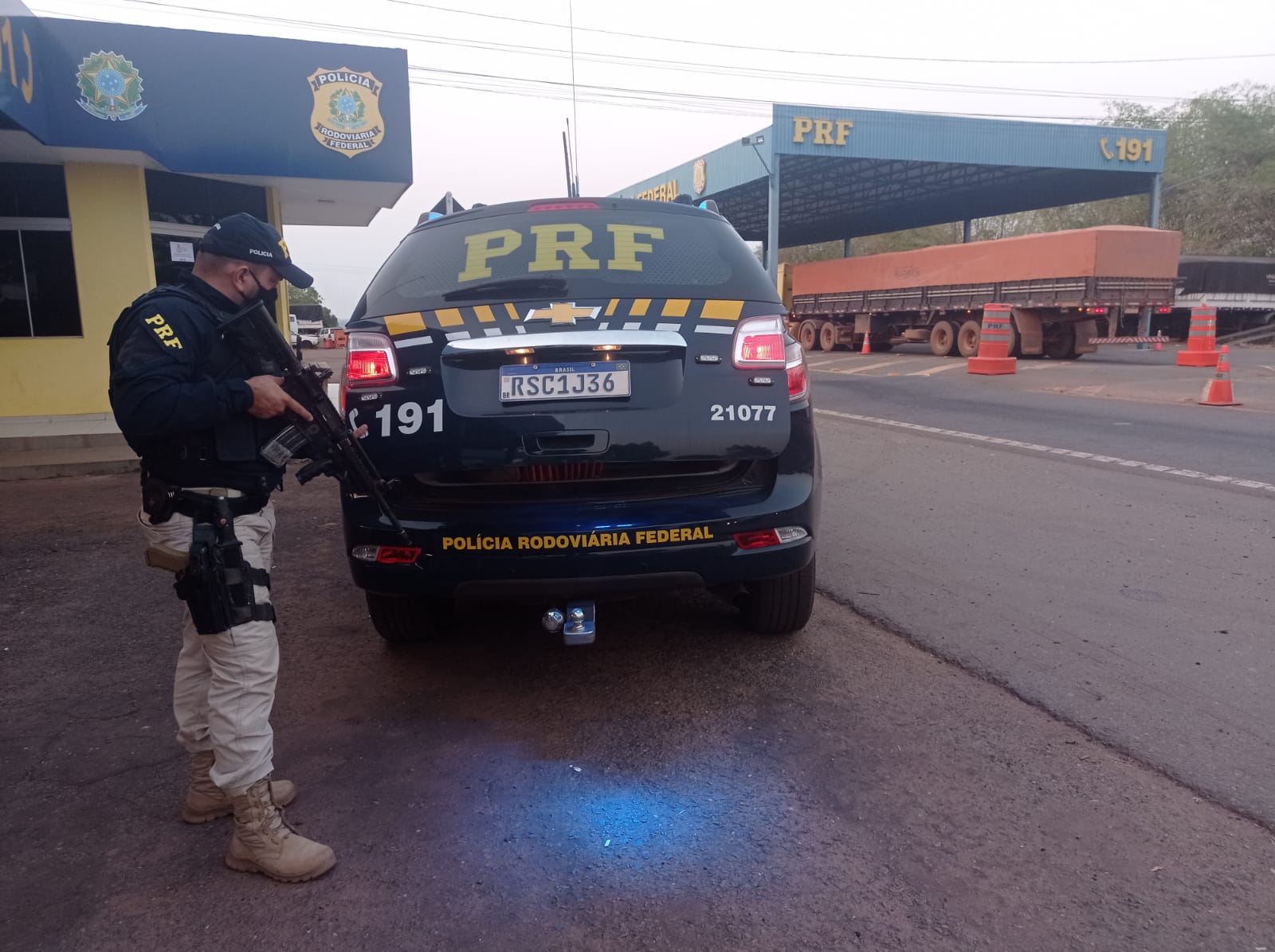 O homem possu&iacute;a mandado de pris&atilde;o em seu desfavor e foi preso em Colinas do Tocantins quando tentava fugir &ndash; Foto: Divulga&ccedil;&atilde;o/PRF