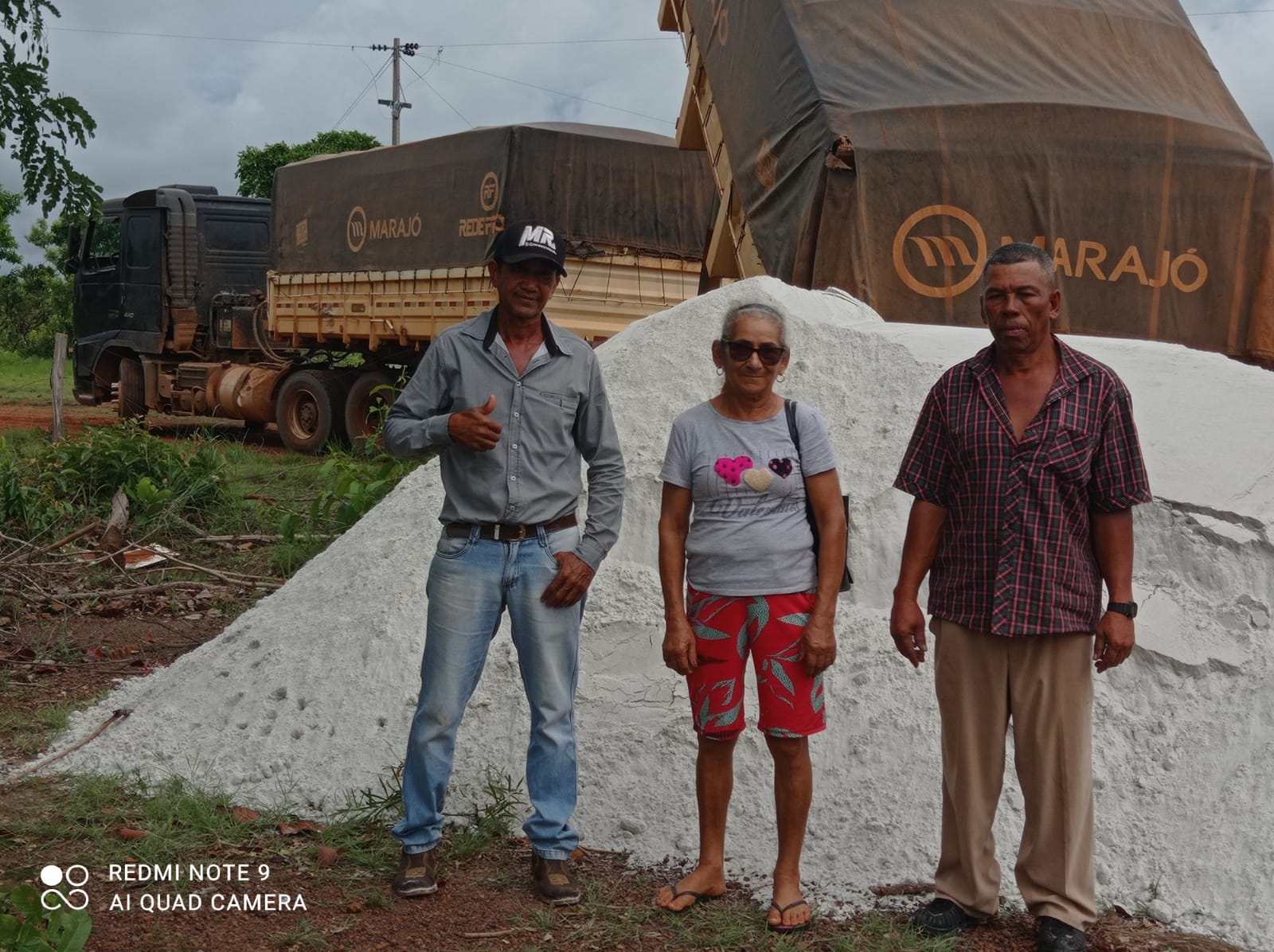 Agricultores comemoram a chegada do mineral - Foto: Divulga&ccedil;&atilde;o 
