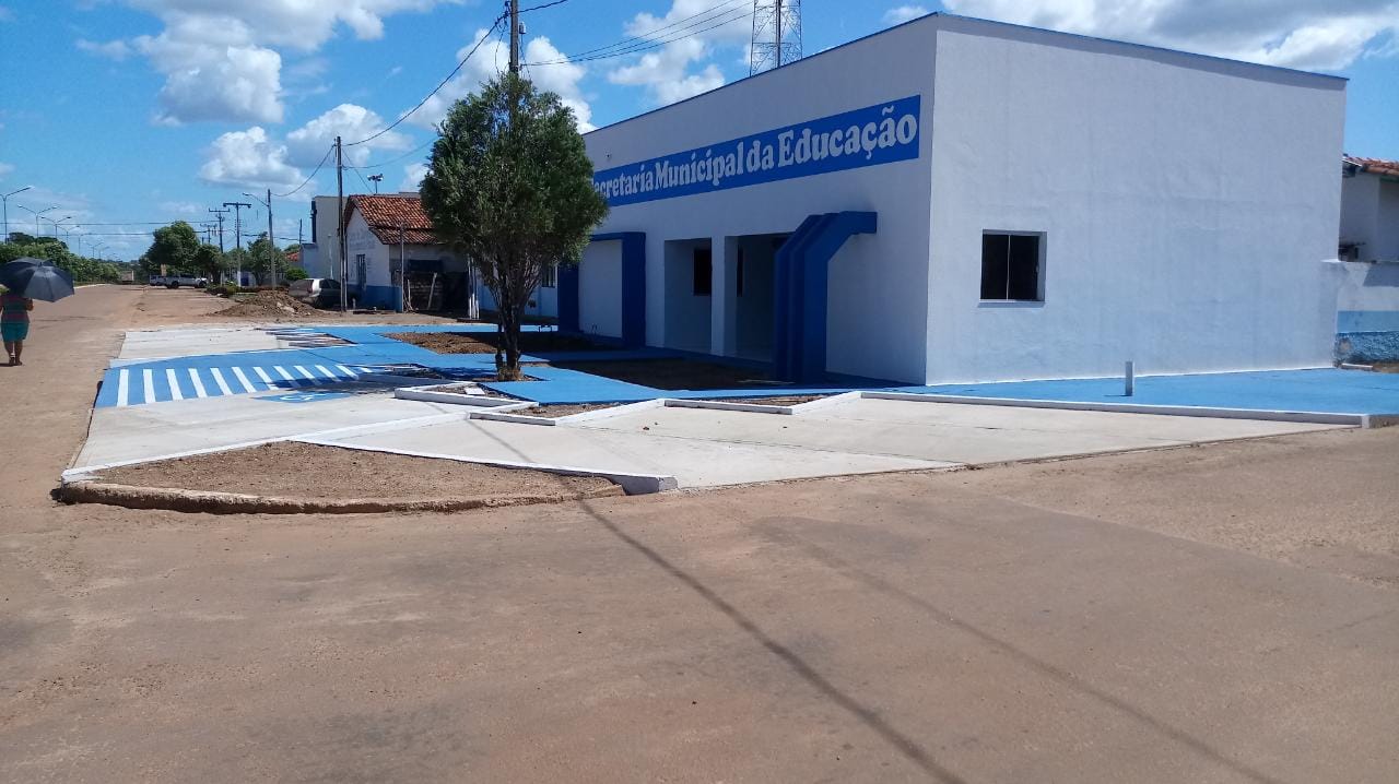 Cal&ccedil;ada da Secretaria de Educa&ccedil;&atilde;o &eacute; suspeita de irregularidades - Foto: Edsom Gilmar/Arquivo 