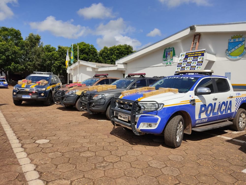 Drogas foram encontradas em caixas de papel&atilde;o &mdash; Foto: PM/Divulga&ccedil;&atilde;o