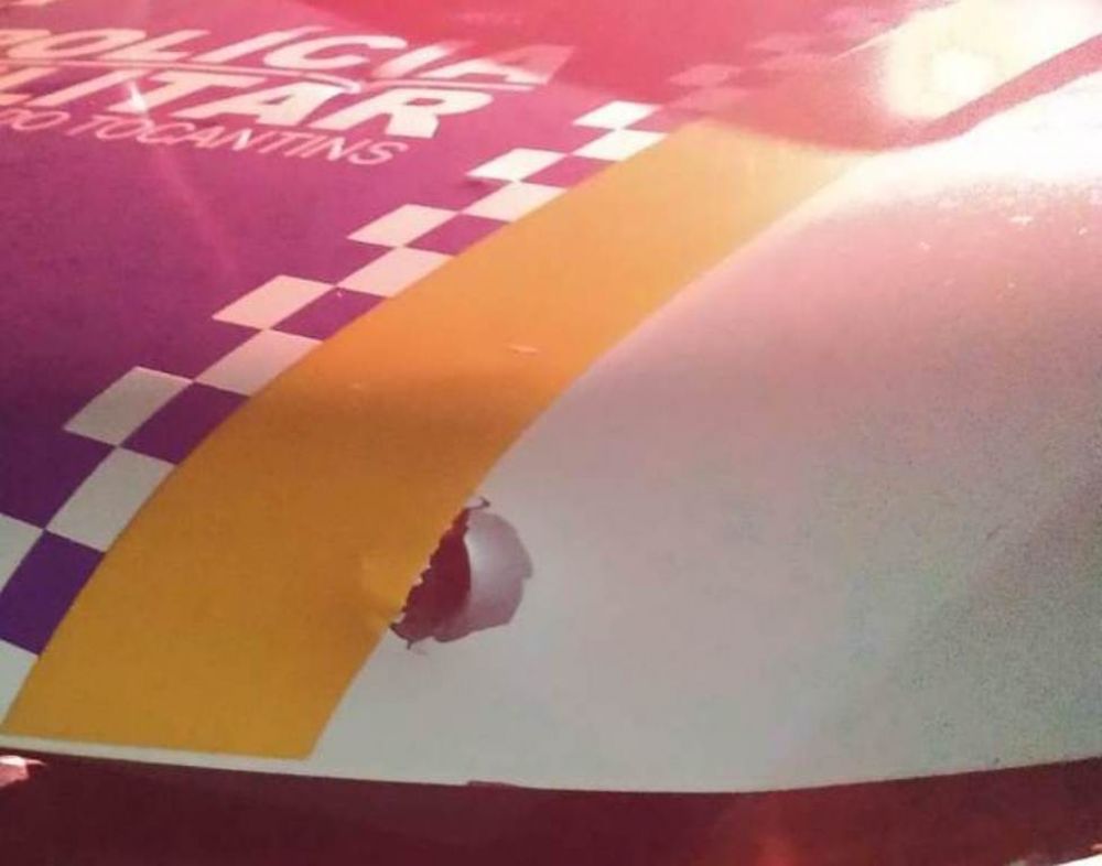 Um dos disparos atingiu a viatura policial, nenhum militar foi ferido &ndash; Foto: Divulga&ccedil;&atilde;o / For&ccedil;a T&aacute;tica