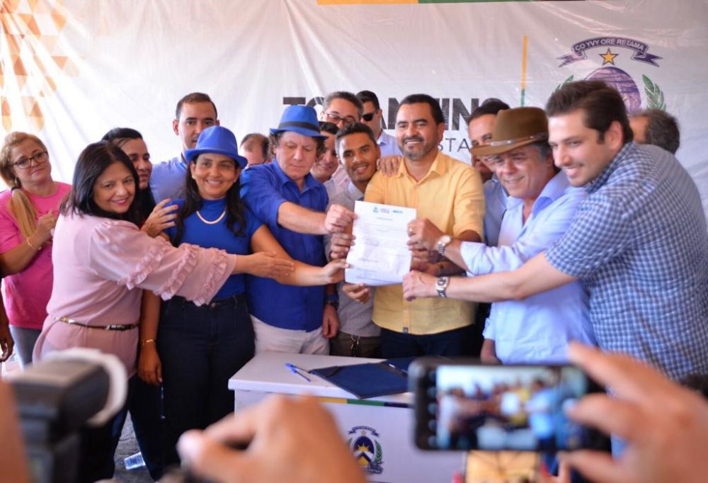 Apresenta&ccedil;&atilde;o da ordem de servi&ccedil;o para in&iacute;cio das obras na Transcolinas &ndash; Foto: Pedro dos Anjos / Assessoria