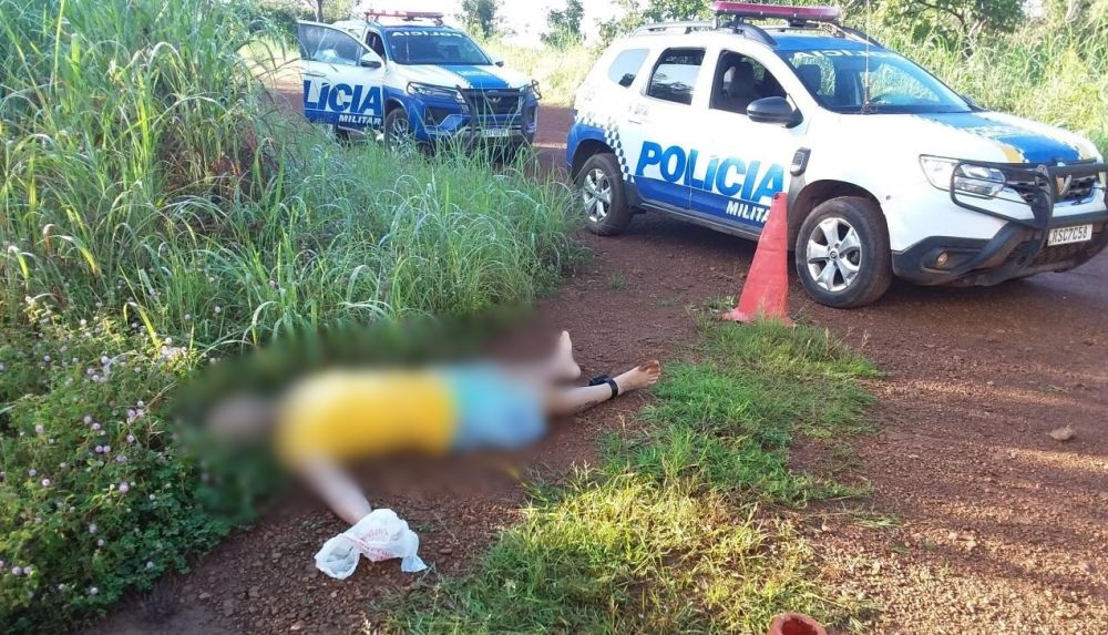 Homem foi encontrado morto em estrada rural, o individuo estava usando uma tornozeleira eletr&ocirc;nica &mdash; Foto: PM/Divulga&ccedil;&atilde;o