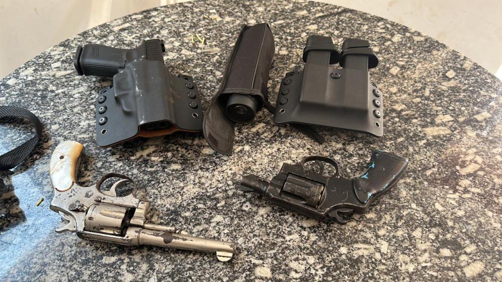 Armas apreendidas durante a opera&ccedil;&atilde;o conjunta &ndash;&ndash; Foto: Divulga&ccedil;&atilde;o / SSPTO
