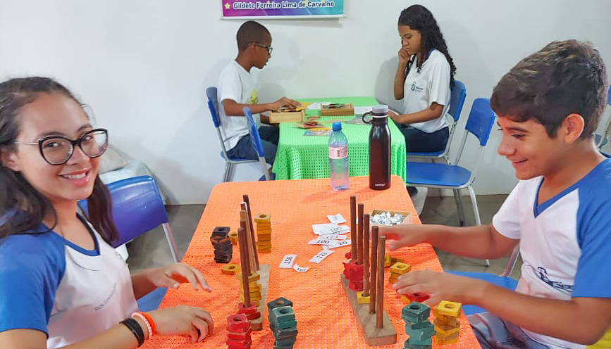 As aulas pr&aacute;ticas ajudam os estudantes a compreenderem melhor os conte&uacute;dos de Matem&aacute;tica &ndash; Foto: Arquivo/Escola/Governo do Tocantins