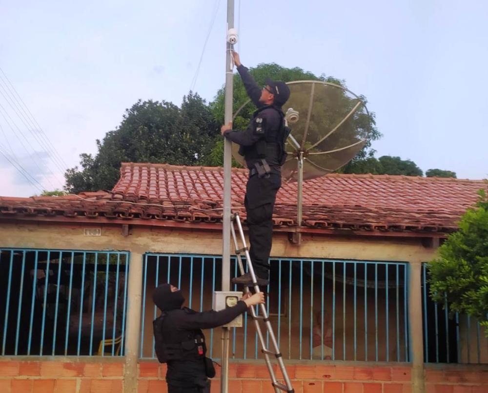 Durante a Opera&ccedil;&atilde;o, a equipe da 1&ordf; Divis&atilde;o Especializada de Repress&atilde;o &agrave; Narc&oacute;ticos apreendeu uma c&acirc;mera de monitoramento que estava instalada na frente da resid&ecirc;ncia &ndash; Reprodu&ccedil;&atilde;o / Ag&ecirc;ncia Tocantins