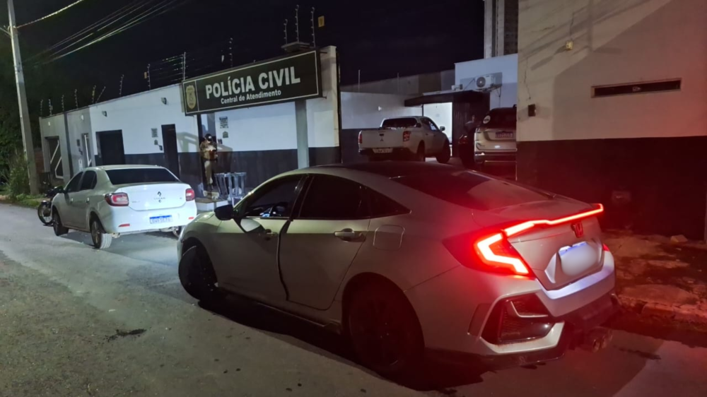 O ve&iacute;culo foi apreendido, pois havia ind&iacute;cios de que poderia se tratar de um carro adulterado &ndash; Foto: Divulga&ccedil;&atilde;o / 2&ordf; Denarc