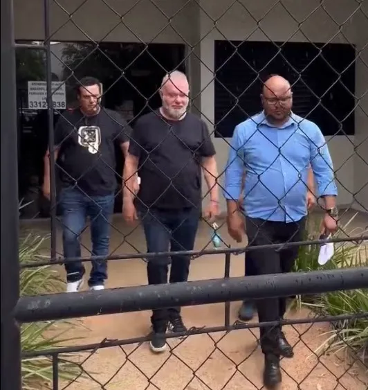 Mauro Carlesse saiu do IML de Gurupi e seguiu para a unidade penal &mdash; Foto: Antoniel Cavalcante/Ronda Policial Tocantins