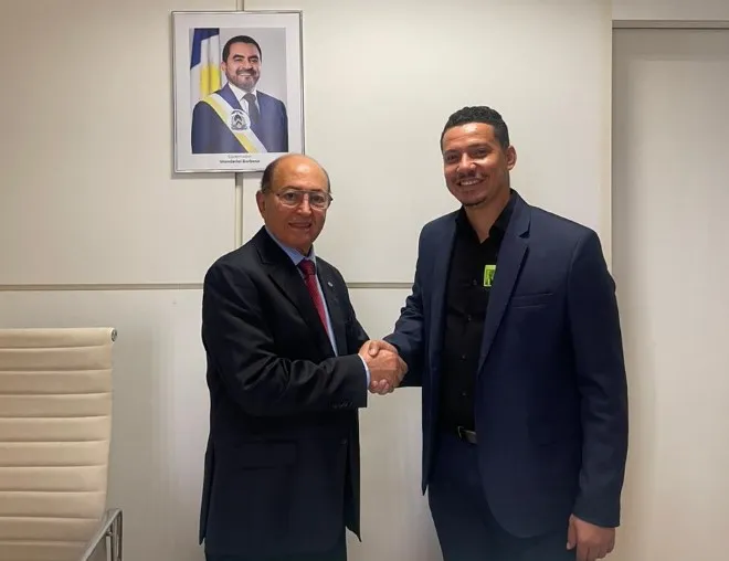 Prefeito eleito de Combinado, Dione do Pastel, ao lado do Deputado L&aacute;zaro Botelho &ndash; Foto: Divulga&ccedil;&atilde;o / Assessoria 