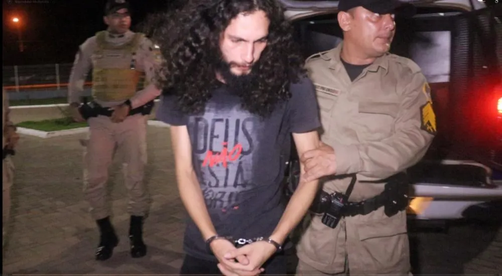 Ap&oacute;s ser preso, Hallan Richard Morais Cruz foi conduzido &agrave; Central de Atendimento a Mulher (CAM) na Casa da Mulher Brasileira &ndash; Foto: Allessandro Ferreira / Ag&ecirc;ncia Tocantins
