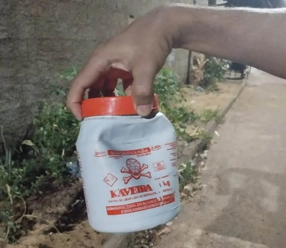 Embalagem com soda caustica encontrada na resid&ecirc;ncia da v&iacute;tima onde o caso foi registrado &ndash; Foto: Reprodu&ccedil;&atilde;o / Ag&ecirc;ncia Tocantins