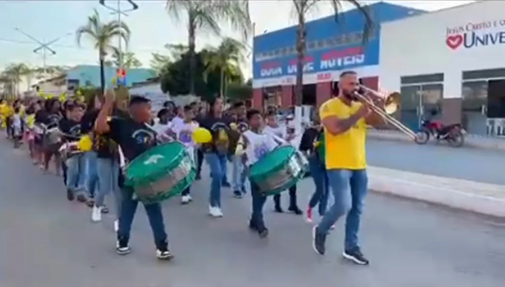 O evento reuniu autoridades locais, estudantes, profissionais de sa&uacute;de, educa&ccedil;&atilde;o e seguran&ccedil;a p&uacute;blica, al&eacute;m da comunidade em geral &ndash; Foto: Divulga&ccedil;&atilde;o 