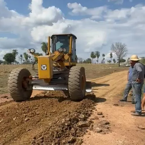 A a&ccedil;&atilde;o est&aacute; sendo executada pela Secretaria Municipal de Infraestrutura e contempla servi&ccedil;os de patrolamento e encascalhamento - Foto: Allessandro Ferreira/Ag&ecirc;ncia Tocantins