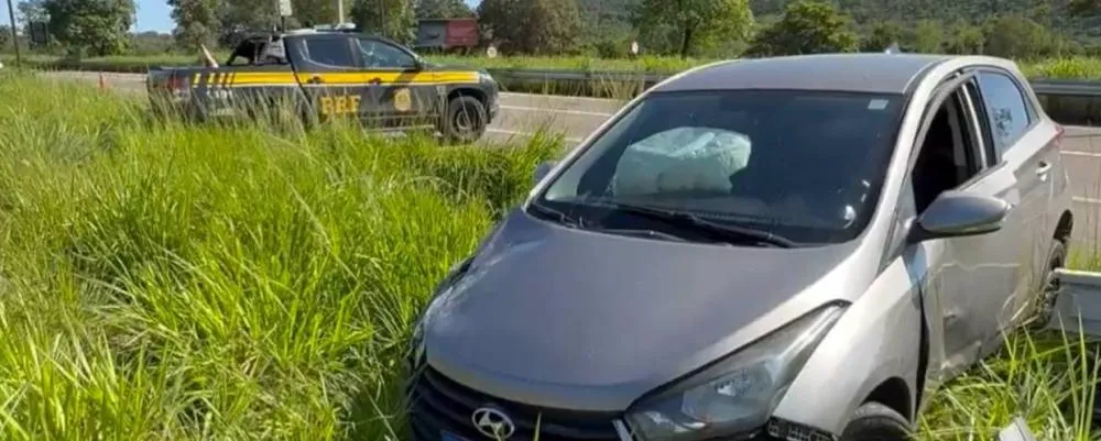 Carro atingiu a Motocicleta na BR 010 &ndash; Foto: Wasthen Menezes / Opinativo Pol&iacute;tico