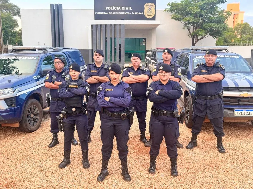 Patrulheiros da Guarda Metropolitana de Palmas respons&aacute;veis pela ocorr&ecirc;ncia &ndash; Foto: Allessandro Ferreira / Ag&ecirc;ncia Tocantins
