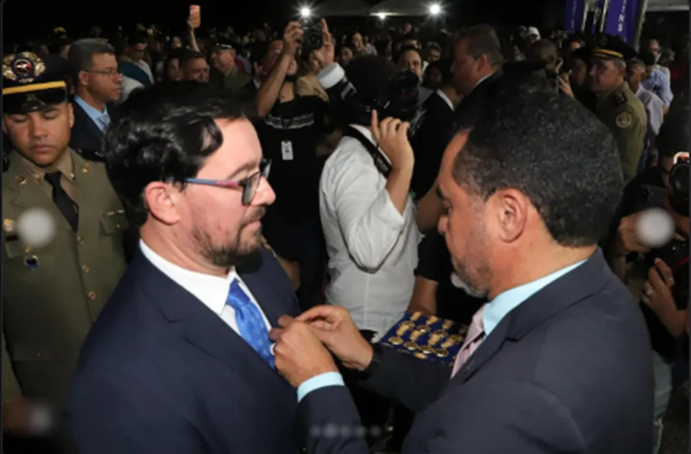 M&aacute;rcio Rocha &eacute; homenageado com Medalha Tiradentes em solenidade marcante da PM do Tocantins - Foto: Divulga&ccedil;&atilde;o 