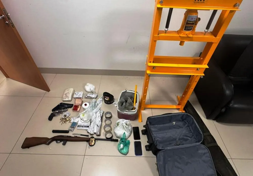 Opera&ccedil;&atilde;o apreendeu mais de 4,5 kg de coca&iacute;na, armas de fogo, muni&ccedil;&otilde;es e equipamentos utilizados no refino e preparo de entorpecentes. - Foto: Allessandro Ferreira / Ag&ecirc;ncia Tocantins