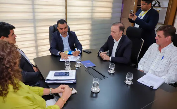  Assinatura de contrato com o Hospital de Amor garante in&iacute;cio do tratamento oncol&oacute;gico em Palmas em at&eacute; 60 dias, com investimento de R$ 67 milh&otilde;es para fortalecer a rede p&uacute;blica de sa&uacute;de no Tocantins - Foto: Aldemar Ribeiro/Governo do Tocantins