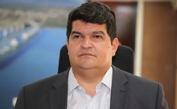 Secret&aacute;rio de Estado da Sa&uacute;de, Carlos Felinto, ressalta que contrato prev&ecirc; in&iacute;cio dos atendimentos em at&eacute; 60 dias e cobertura total da demanda em at&eacute; 120 dias, com estrutura f&iacute;sica a ser finalizada em at&eacute; 24 meses - Foto: Aldemar Ribeiro/Governo do Tocantins