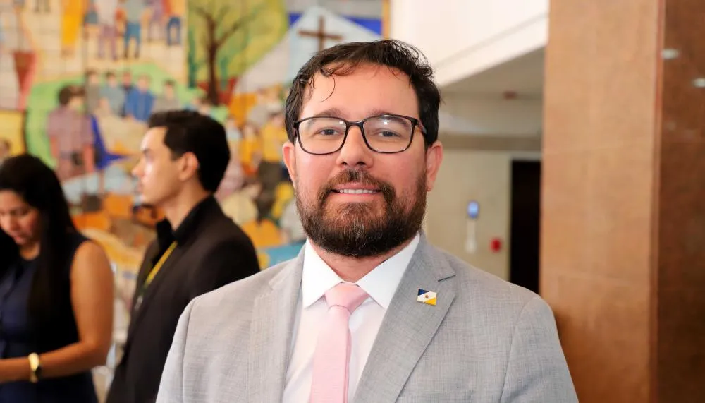 O secret&aacute;rio de Estado da Comunica&ccedil;&atilde;o, M&aacute;rcio Rocha, destaca a import&acirc;ncia da inclus&atilde;o digital para ampliar o acesso da popula&ccedil;&atilde;o &agrave; informa&ccedil;&atilde;o e aos servi&ccedil;os p&uacute;blicos. - Foto: Aldemar Ribeiro/Governo do Tocantins 