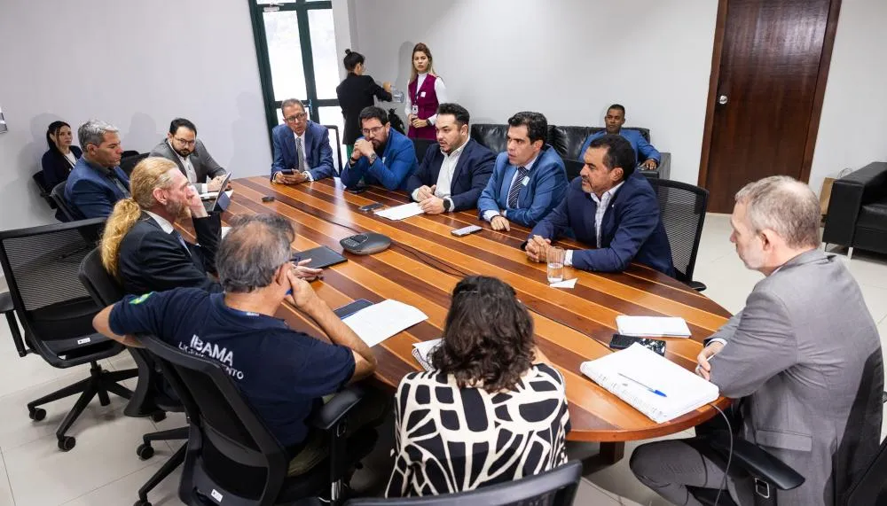 Governador Wanderlei Barbosa tamb&eacute;m participou de uma audi&ecirc;ncia no Ibama para tratar das demandas relacionadas &agrave; BR-235 e &agrave; TO-010 &ndash; Foto: Vin&iacute;cius Santa Rosa/Governo do Tocantins