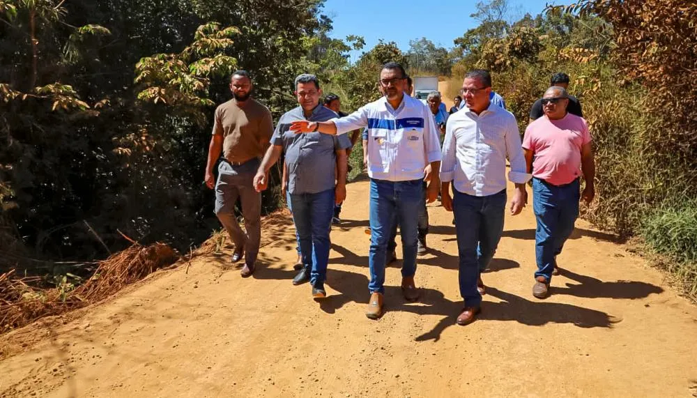 Chefe do Executivo vistoria ponte Piabanha, uma das estruturas da TO-010 utilizadas como rota alternativa entre Tocant&iacute;nia e Pedro Afonso &ndash; Foto: Aldemar Ribeiro/Governo do Tocantins