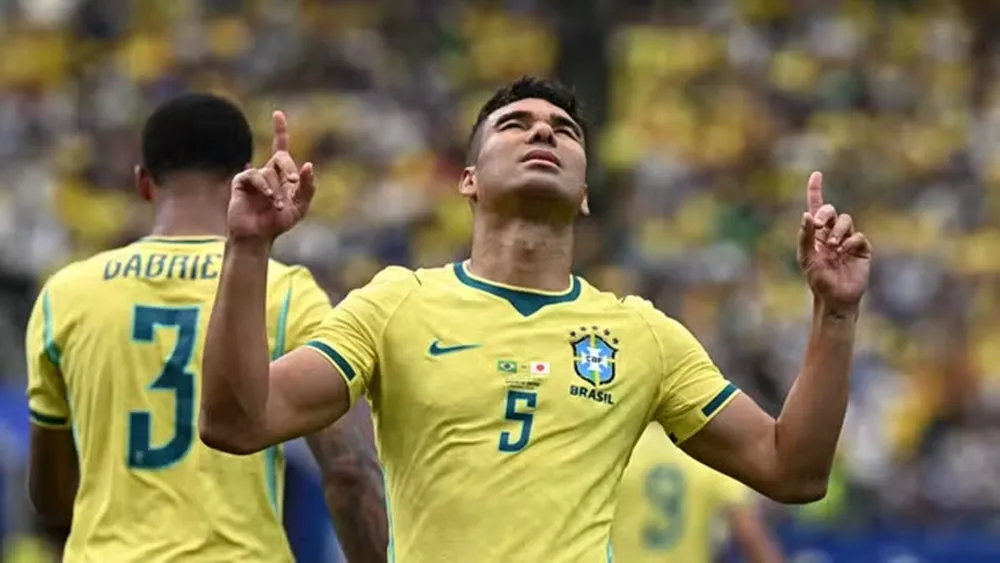 Casemiro gol Brasil Sele&ccedil;&atilde;o Jap&atilde;o (Foto: Paul Ellis/AFP)