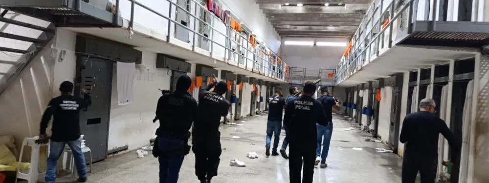 Mandados de pris&atilde;o foram cumpridos no Pres&iacute;dio Barra da Grota em Aragua&iacute;na &ndash; Foto: Divulga&ccedil;&atilde;o / GAECO 