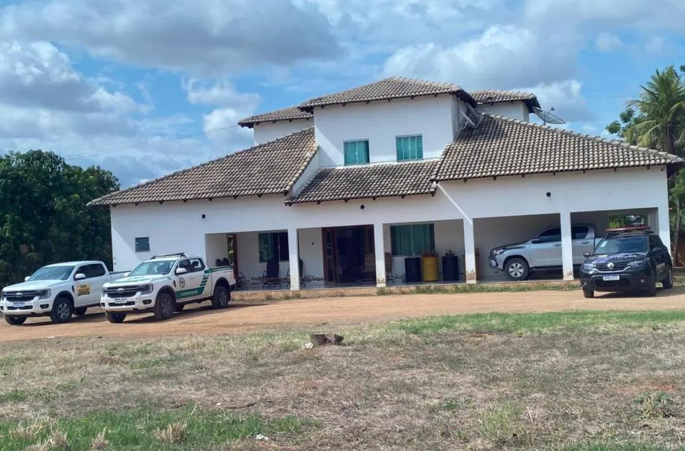 Operação conjunta interdita fábrica de cachaça artesanal em Combinado – Foto: Reprodução / Agência Tocantins