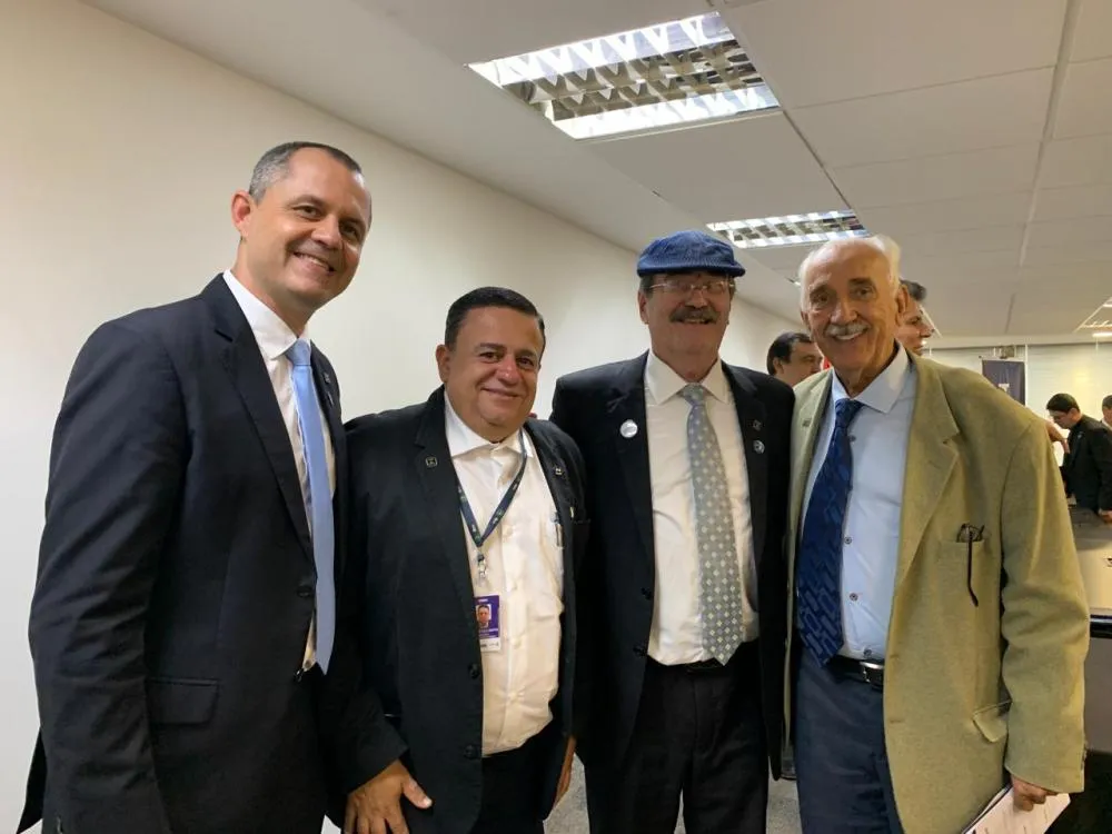 O presidente da AEM, Paulo Sidnei, assina o Convênio de Cooperação Técnica e Administrativa com o Inmetro, reforçando a parceria do Tocantins com a Rede Brasileira de Metrologia Legal e Qualidade (RBMLQ-I). - Foto: DICOM/INMETRO