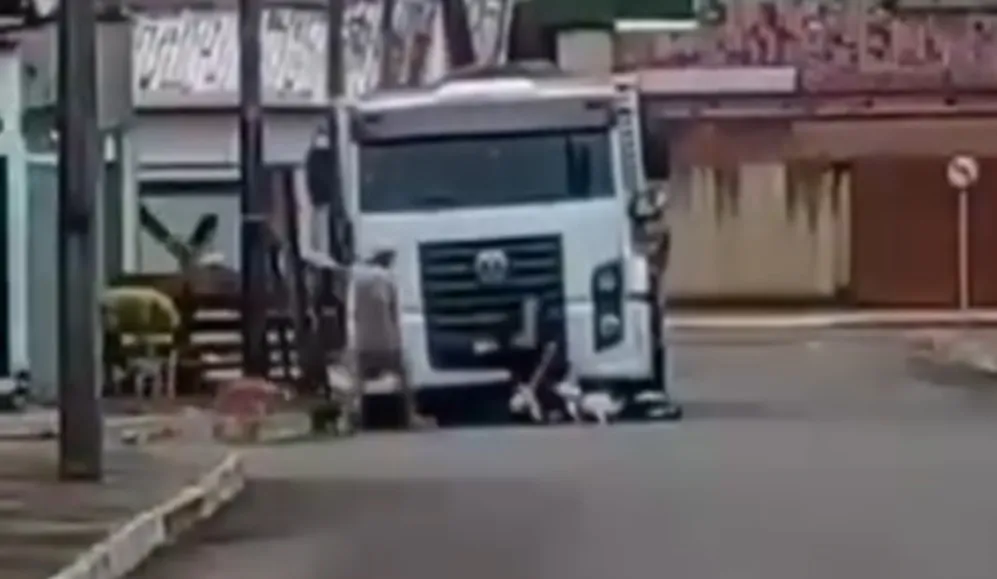 As imagens da agressão circularam amplamente nas redes sociais – Foto: Reprodução 