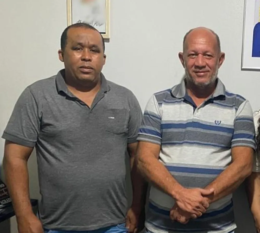 Vereador Eli Pereira de Morais, Presidente da Câmara de Combinado e Marlucio da Silva Ramos – Foto: Allessandro Ferreira 