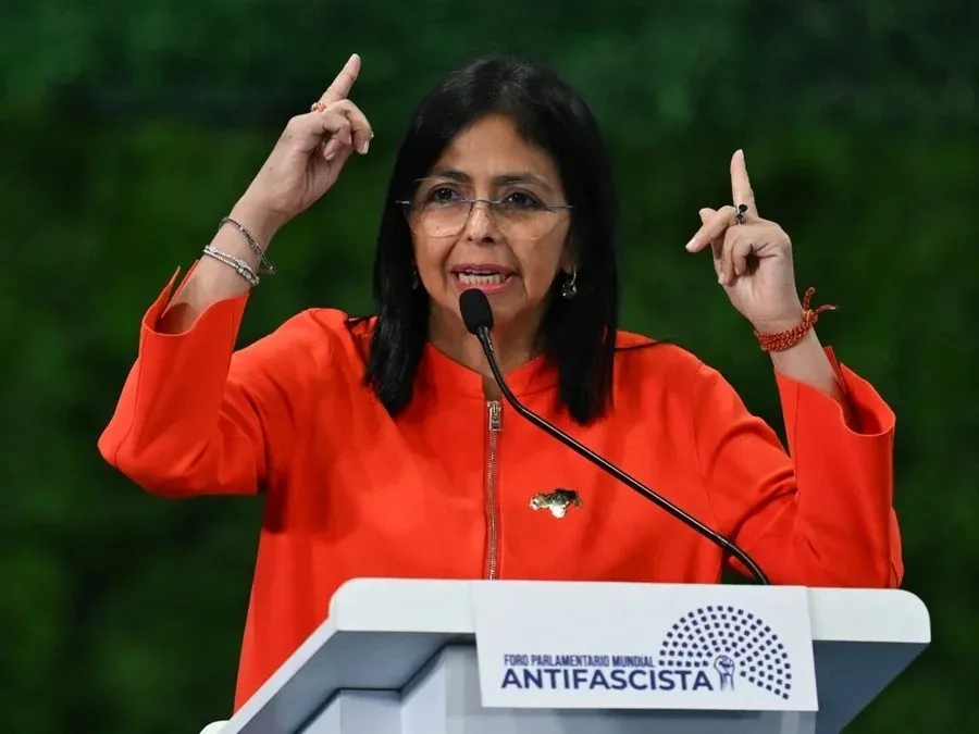 Vice-presidente da Venezuela afirma que país não será “colônia” dos EUA e exige libertação de Maduro