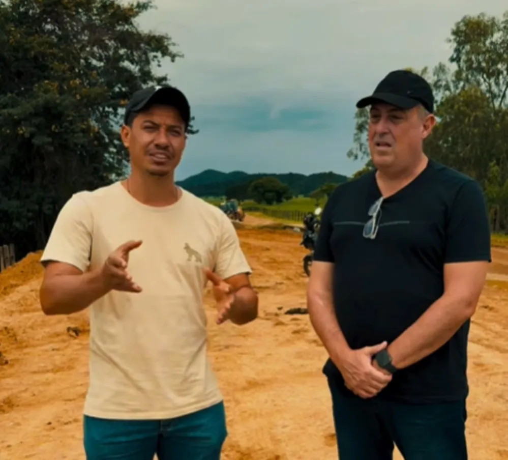 Prefeito Dione do Pastel ao lado do engenheiro Leandro da Ageto – Foto: Reprodução / Agência Tocantins