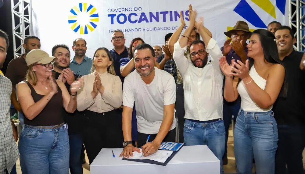 Governador Wanderlei Barbosa assina Ordem de Serviço que marca o início das obras da praça e do campo de futebol em Campo Alegre, com investimento de R$ 1,9 milhão para ampliar a infraestrutura e o lazer da comunidade - Foto: Ademir dos Anjos/Governo do T