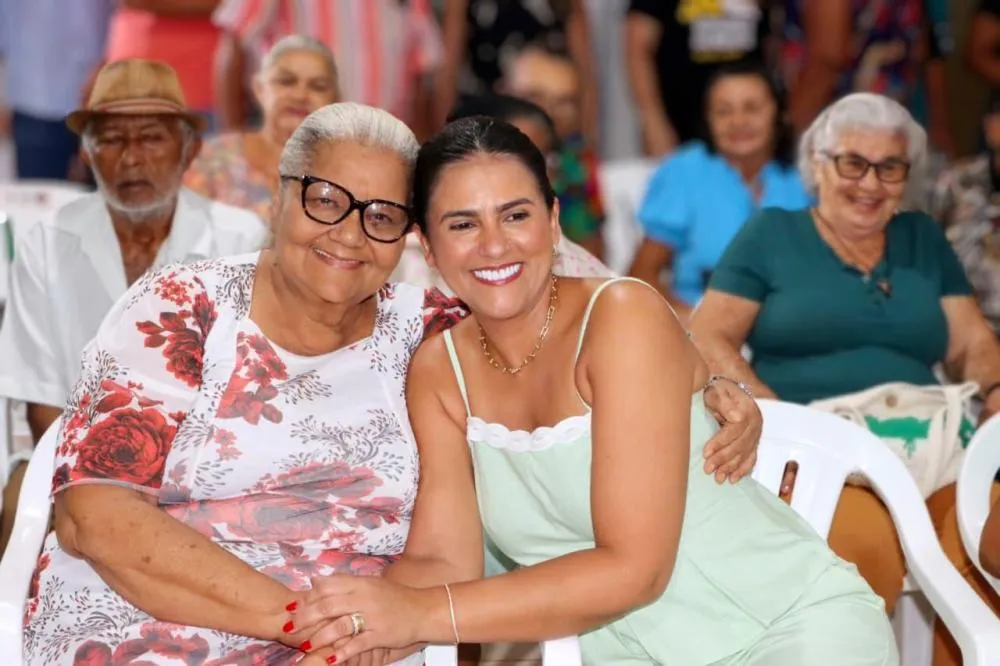 Durante visita ao CRAS, a primeira-dama conversou com idosos do Serviço de Convivência e Fortalecimento de Vínculos (SCFV) - Foto: Mazim Aguiar