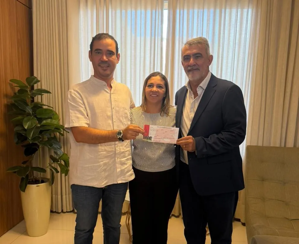 Wesla Lima, filha de Aquiles da Areia, chega ao MDB e é exaltada por Vicentinho e Amélio