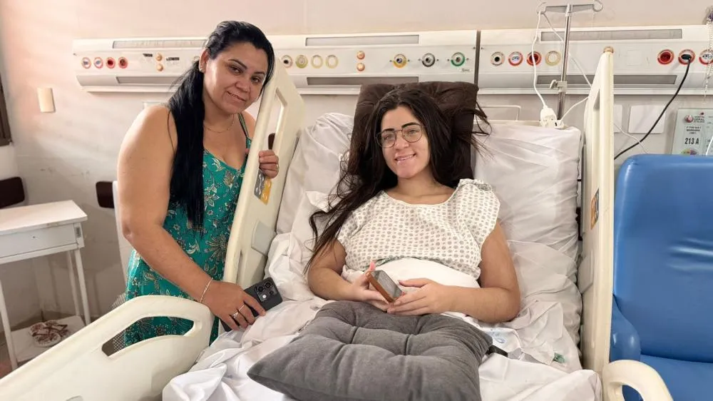 Sindy Mirella Santos Silva e sua mãe Ledjane Bezerra da Silva – Foto: Allessandro Ferreira / Agência Tocantins