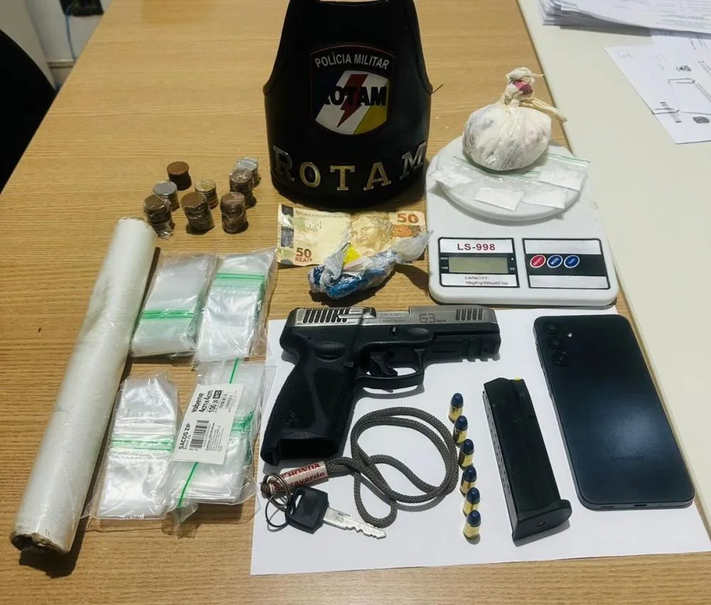 Drogas, arma de fogo de uso restrito, além de munições e insumos utilizados na atividade ilícita – Foto: Reprodução / Agência Tocantins