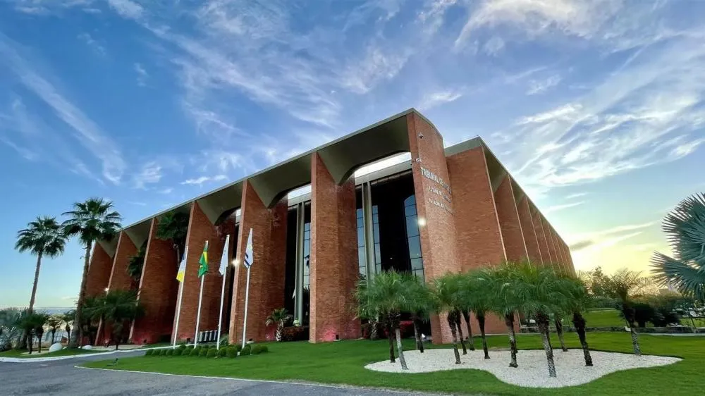 Justiça do Tocantins manda reintegrar candidato eliminado em concurso da PM por problema na coluna