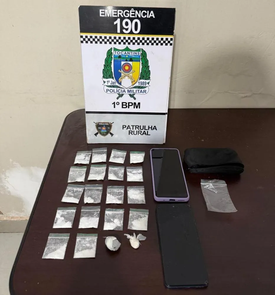 Substâncias entorpecentes e aparelhos celulares apreendido com a dupla – Foto: Reprodução / Agência Tocantins