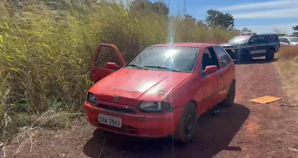 EXECUÇÃO: Dois homens são encontrados mortos com marcas de tiros dentro de carro em área de mato na região sul de Palmas