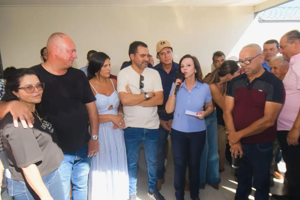 Gestor destaca investimentos na habitação e construção de escola de tempo integral; senadora já aportou R$ 34 milhões para a cidade - Foto: Divulgação 