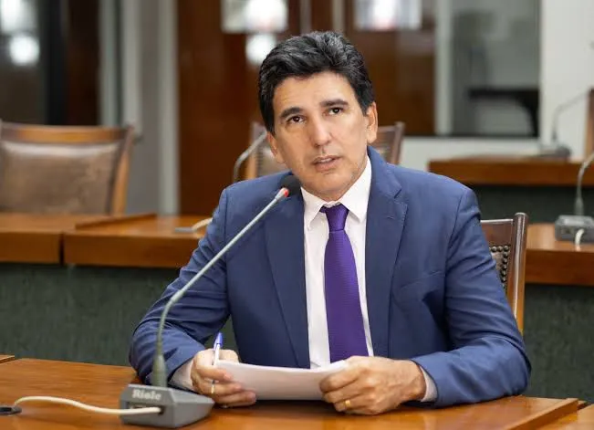 Deputado Júnior Geo acumula mais de R$ 1,2 milhão em dívidas com fornecedores de campanha, apontam dados do TSE 