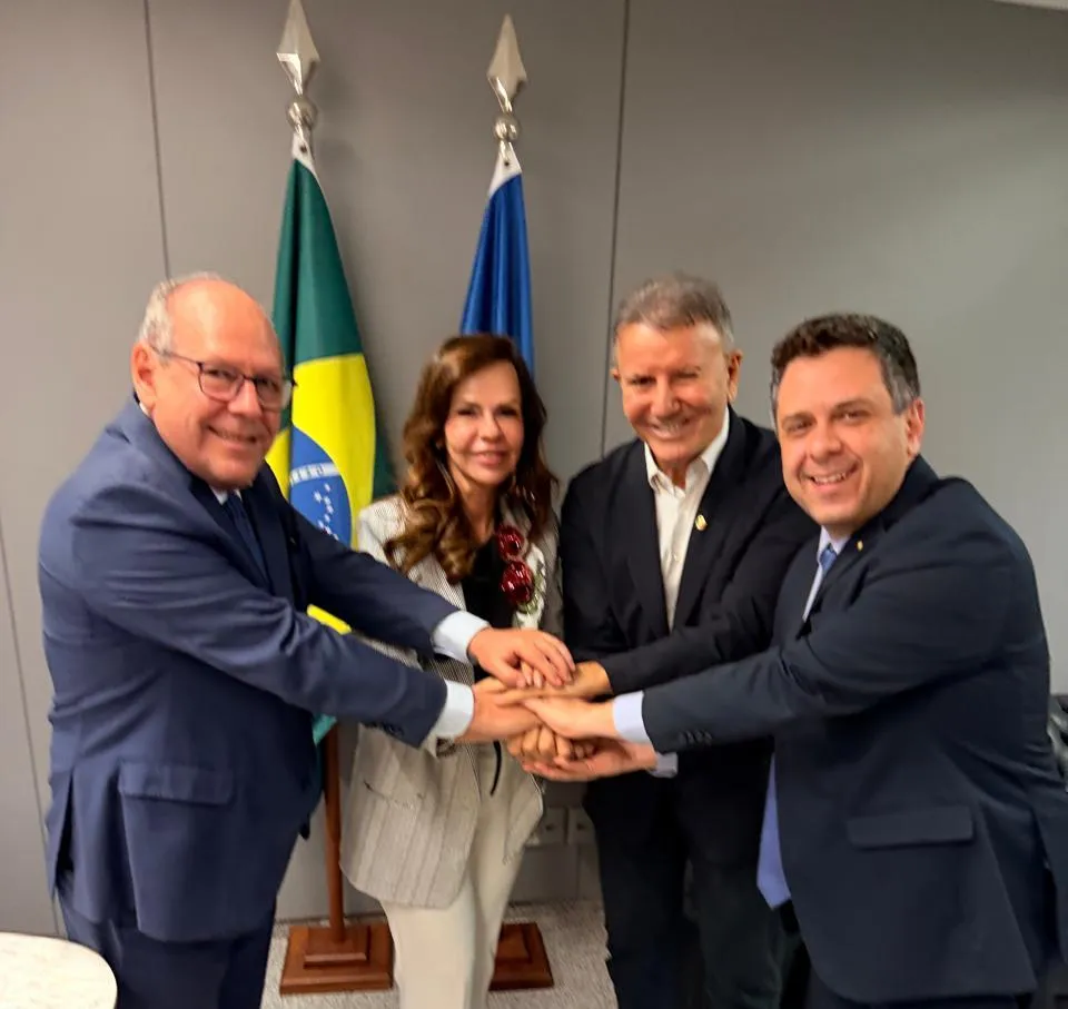 Foto postada no perfil oficial do Podemos Tocantins sela aliança política / Foto: Divulgação