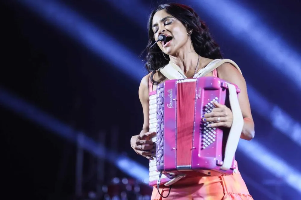 Lucy Alves abre o 34º Arraiá da Capital e transforma Palmas em grande arraial