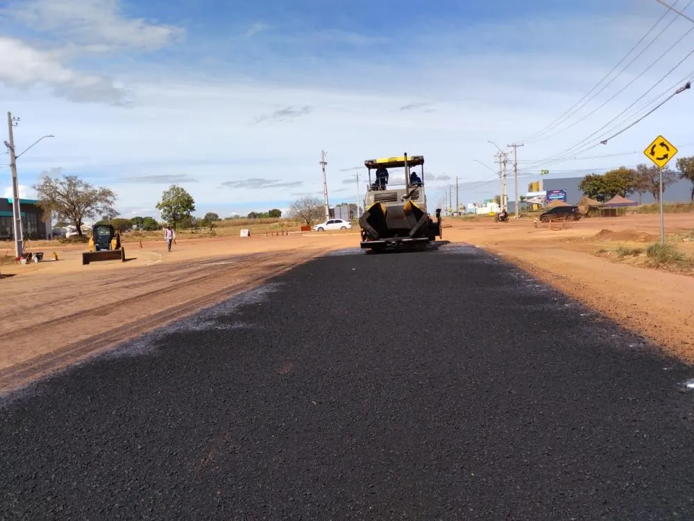 Prefeitura de Palmas inicia pavimentação em trecho da Avenida Siqueira Campos
