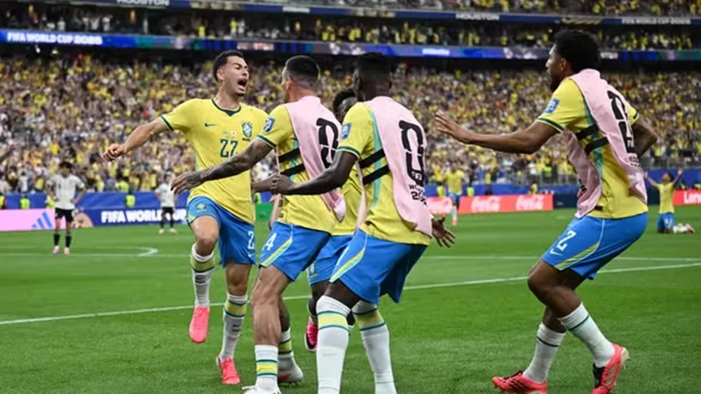 Brasil Martinelli Brasil x Japão (Foto: Annegret Hilse/Reuters)