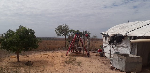 Idoso foi encontrado dentro de poço em Guaraí — Foto: Divulgação/Corpo de Bombeiros