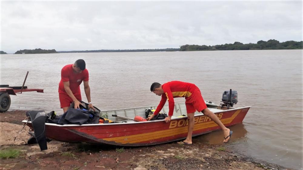 Bombeiros militares nas ações de busca à vítima em Araguanã, norte do Tocantins – Foto: Divulgação/CBMTO